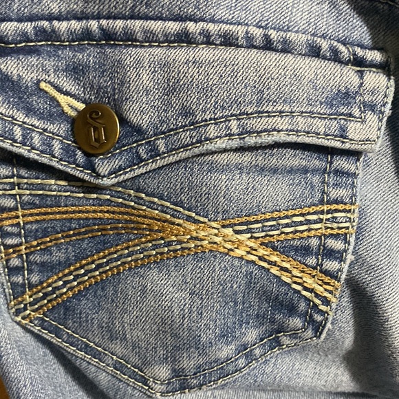 The breakfast club T-shirt & Decree tattered edge jeans - Picture 8 of 14